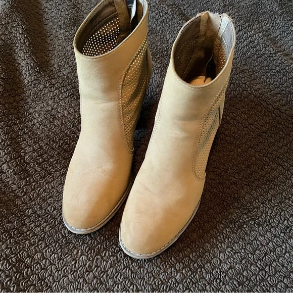 Heeled booties - Picture 5 of 5